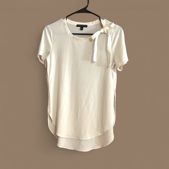 Banana Republic Top with Bow Detail - Picture 2 of 5